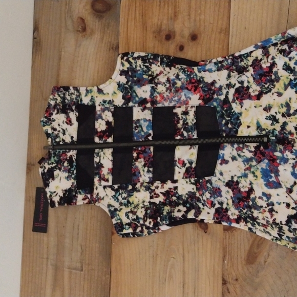 Material Girl Multi Color Floral Body Con Dress Exposed Back Zip NWT Size XS - Picture 12 of 15